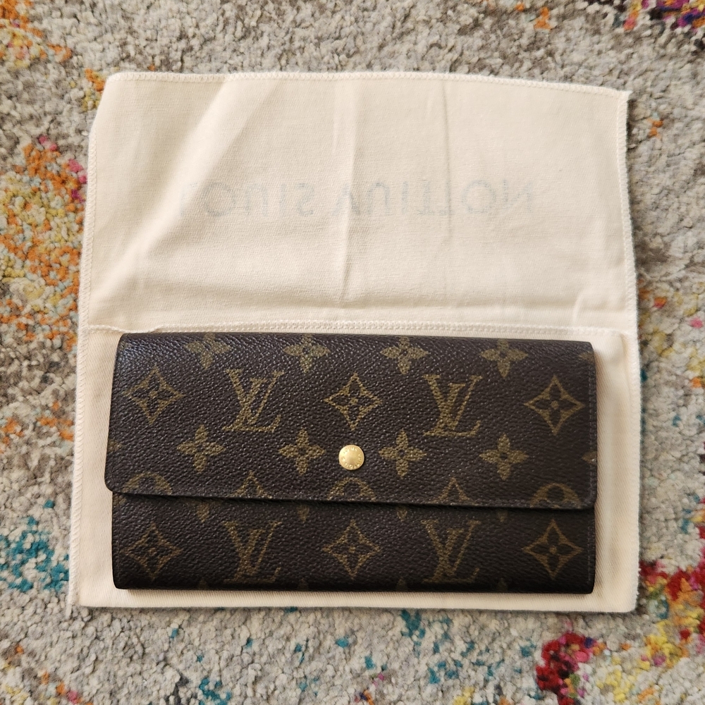 Louis Vuitton EUC Brown Monogram Wallet